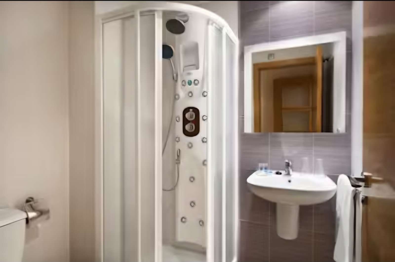 Baño de Piso para compartir en Alicante / Alacant con Aire acondicionado, Terraza y Amueblado