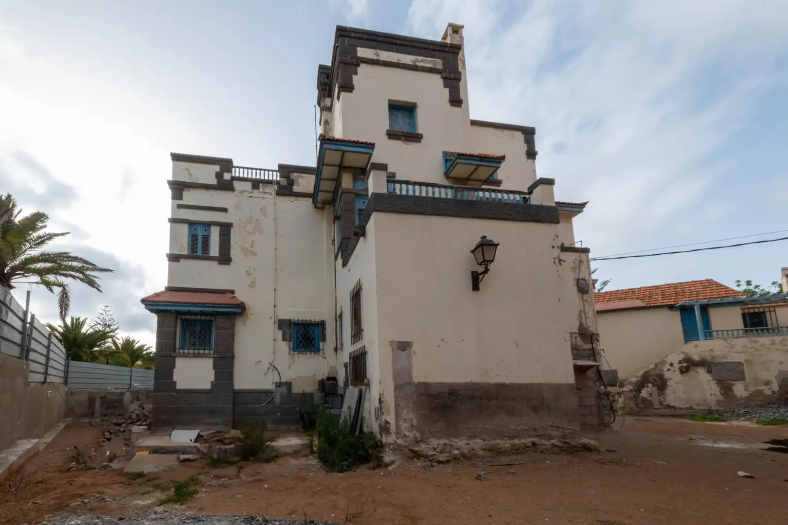 Vista exterior de Casa o xalet en venda en Las Palmas de Gran Canaria amb Terrassa, Piscina i Balcó