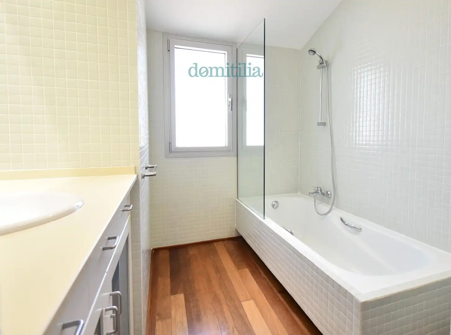 Baño de Dúplex de alquiler en Sabadell con Aire acondicionado, Calefacción y Terraza