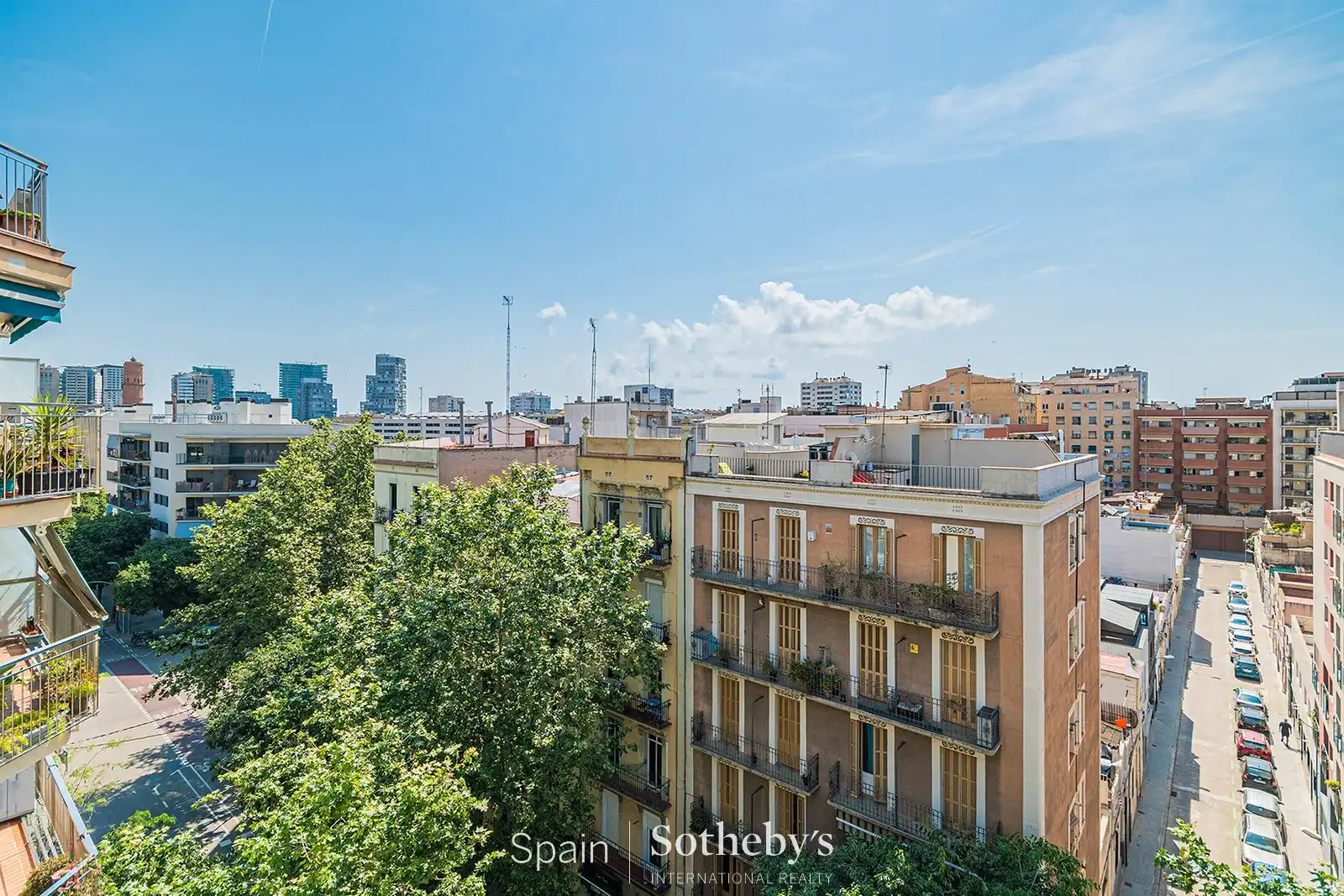 Vista exterior de Àtic en venda en Barcelona amb Aire condicionat, Calefacció i Terrassa