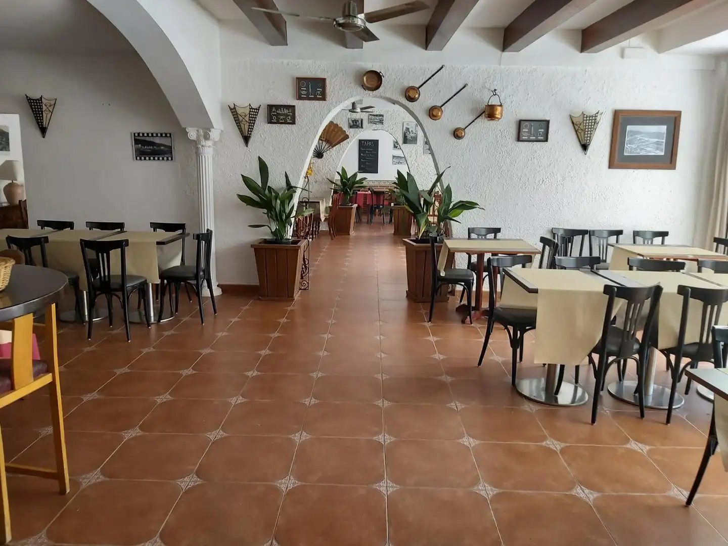 Commercial properties for sale in L'Estartit  with Air Conditioner, Heating and Furnished