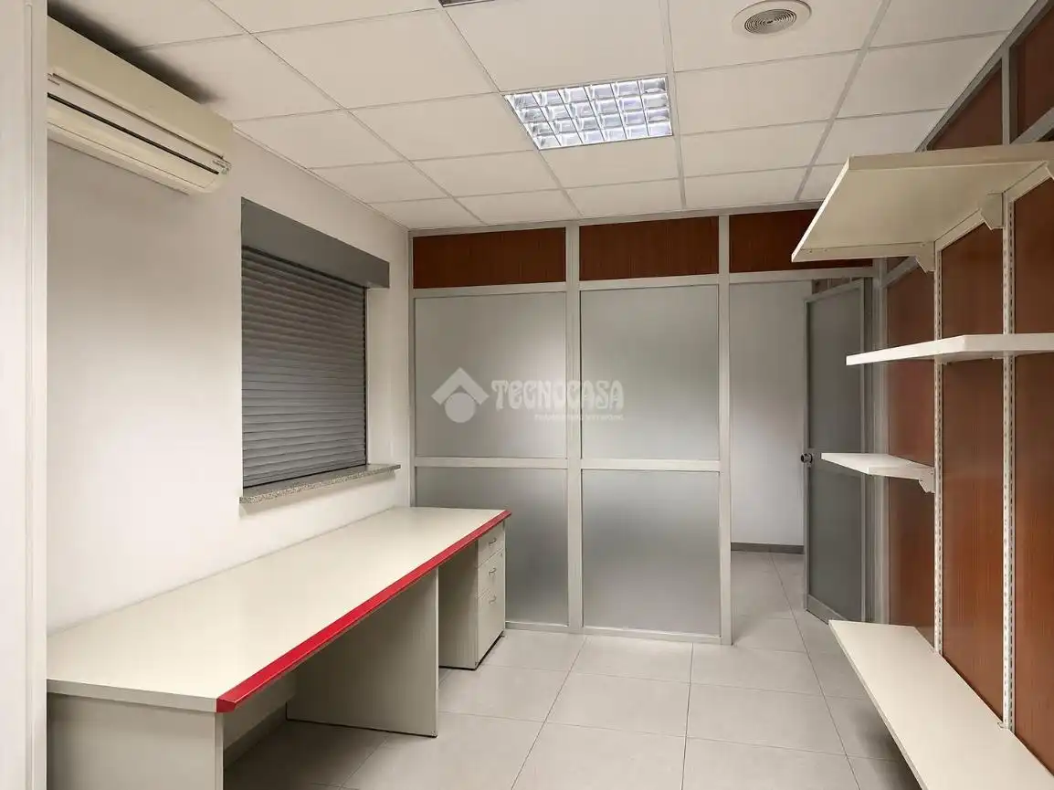 Local comercial en venta en Zona de la Vega, imagen 4