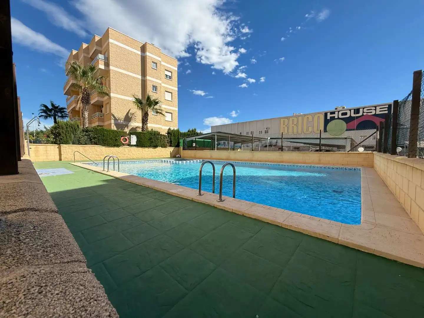 Piscina de Apartamento en venta en Nueva Torrevieja - Aguas Nuevas
