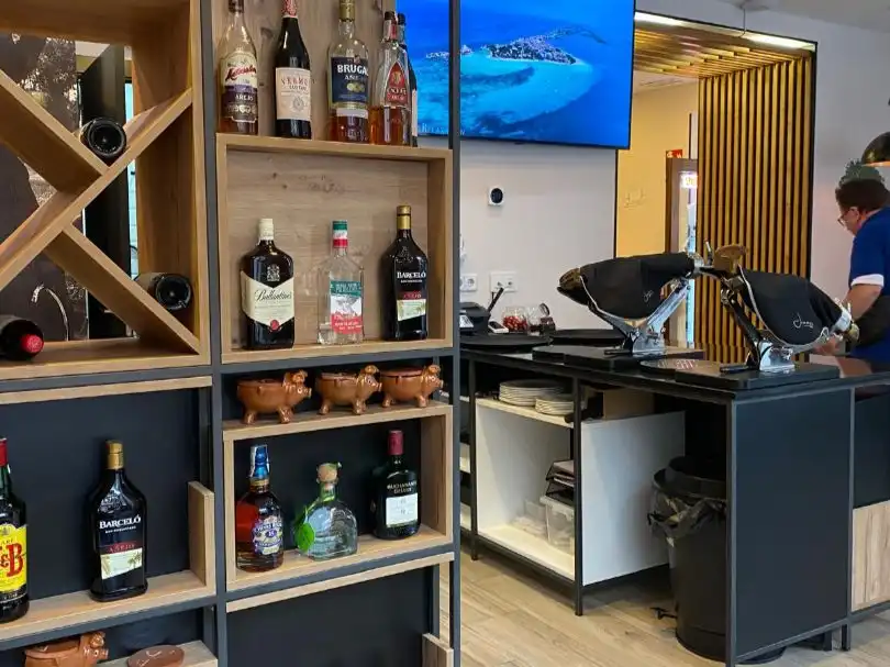 Local en traspaso en Alcalá de Henares con Aire acondicionado, Calefacción y Parquet