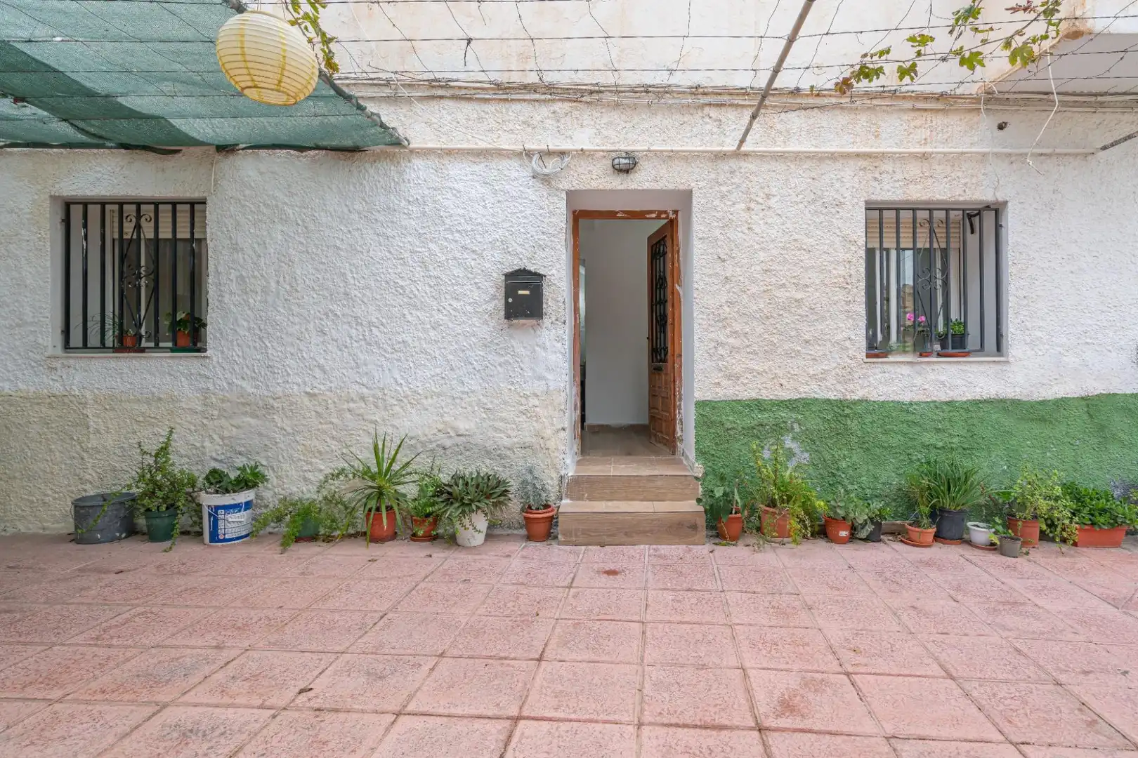 Vista exterior de Casa o xalet en venda en Rioja amb Aire condicionat, Traster i Balcó