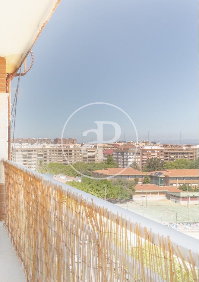 Vista exterior de Pis en venda en  Valencia Capital amb Aire condicionat, Calefacció i Terrassa
