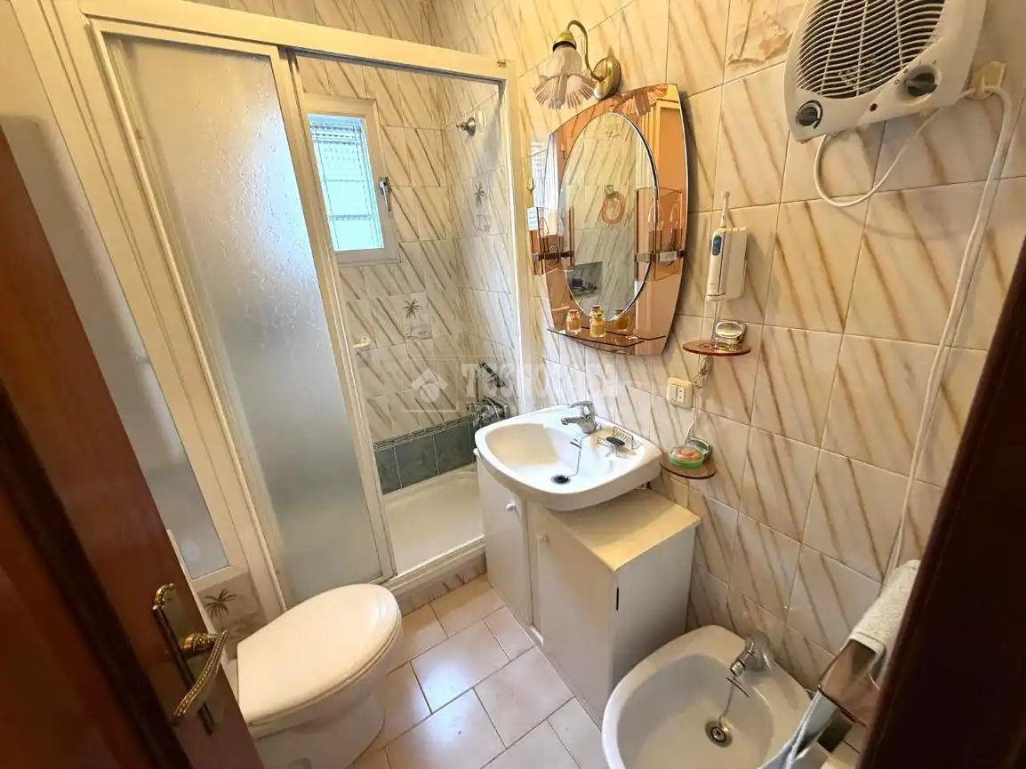 Baño de Piso en venta en Madrid con Calefacción y Parquet