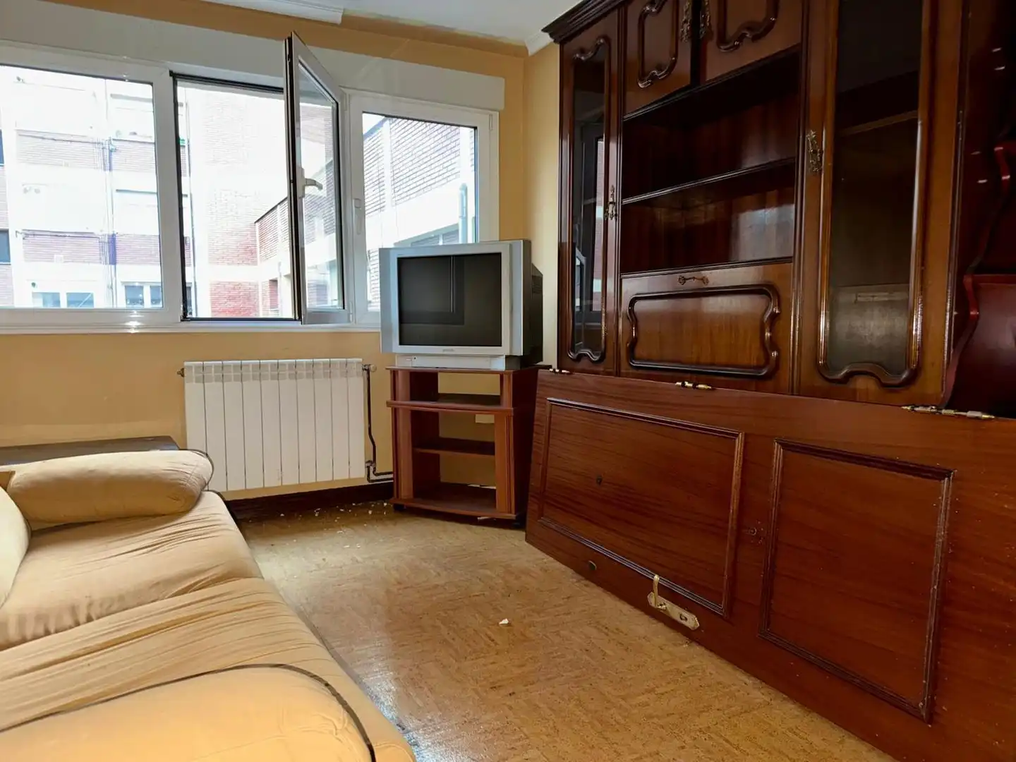 Living room of Flat for sale in Oviedo   with Heating and Swimming Pool