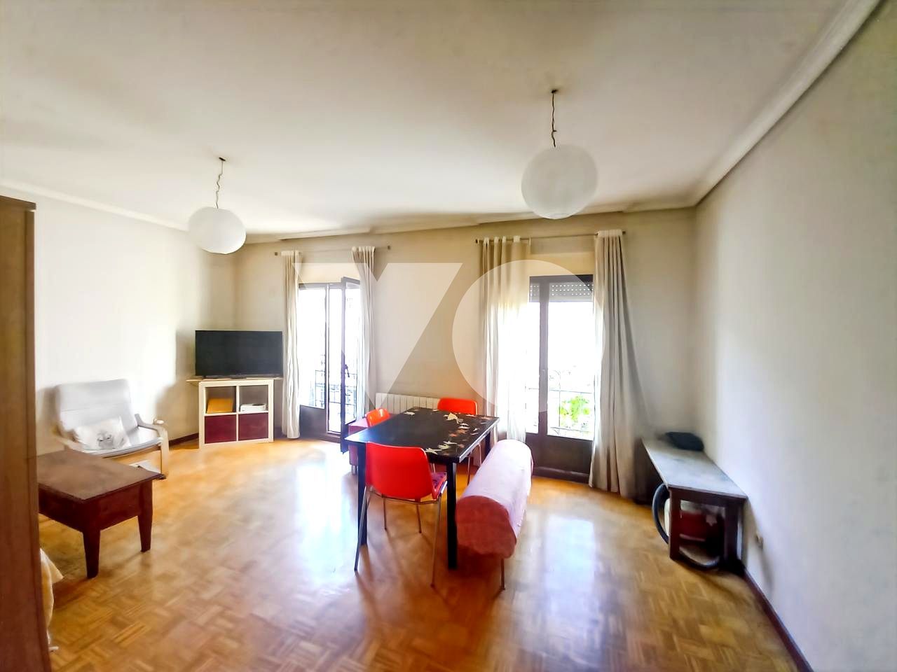 Sala d'estar de Pis en venda en  Madrid Capital amb Aire condicionat, Calefacció i Parquet