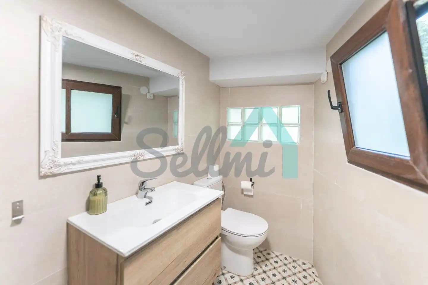 Badezimmer von Wohnung zur Miete in Salas mit Heizung, Privatgarten und Möbliert