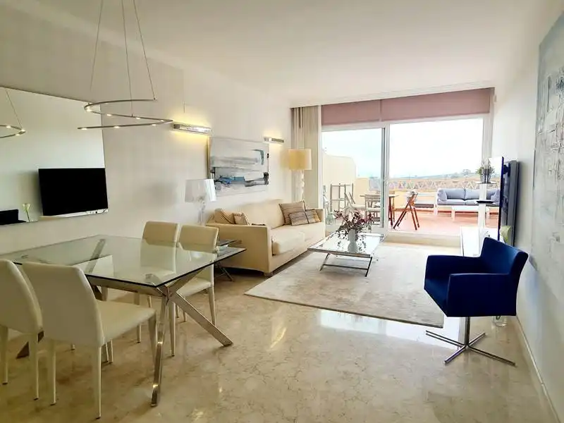 Apartamento con balcón en alquiler en Elviria - Cabopino, imagen 4