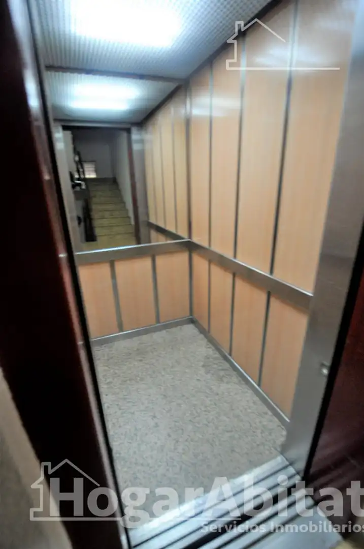 Flat for sale in Valencia  with Air Conditioner, Heating and Furnished