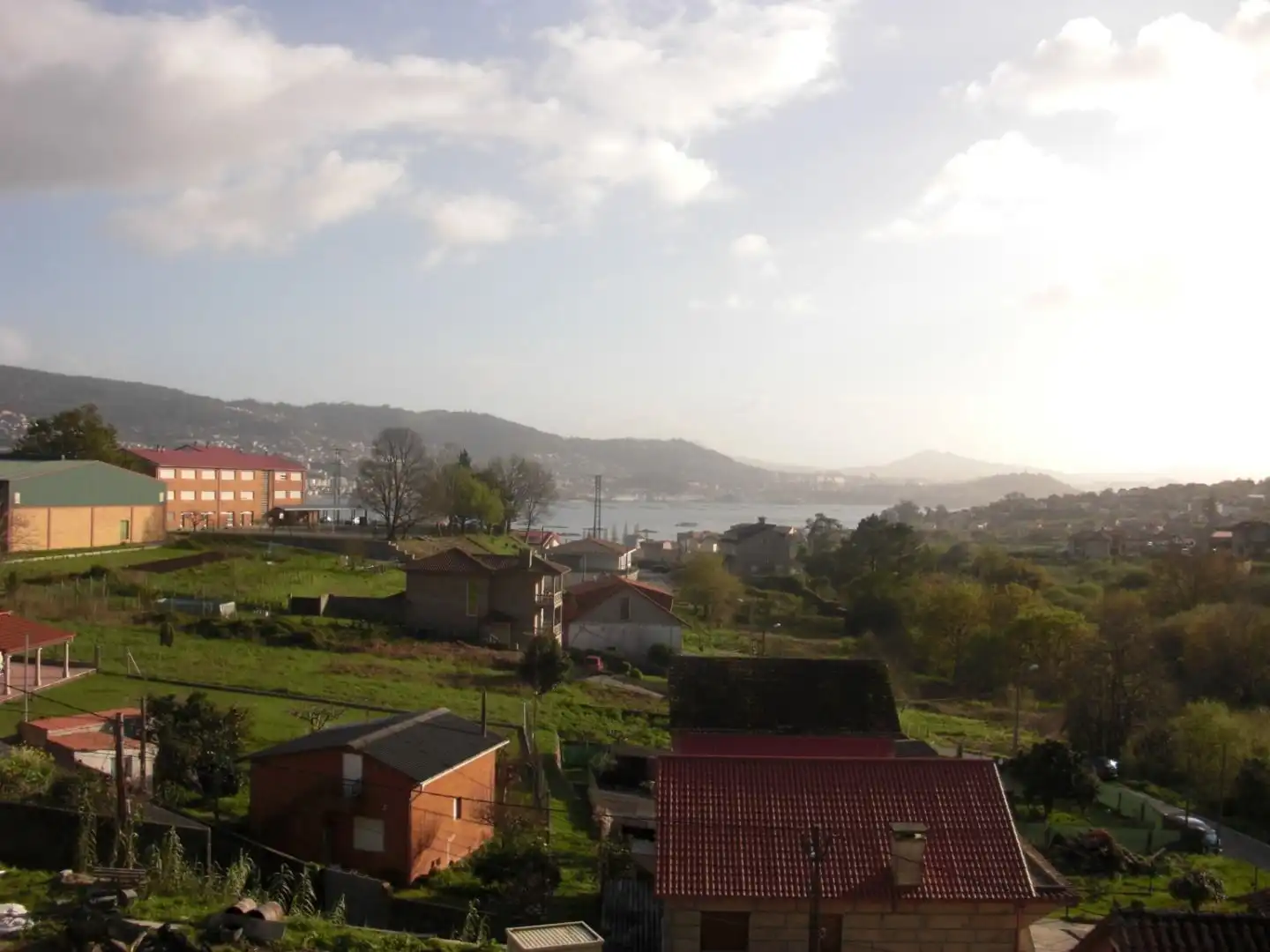 Vista exterior de Casa o xalet en venda en Moaña amb Calefacció, Jardí privat i Parquet