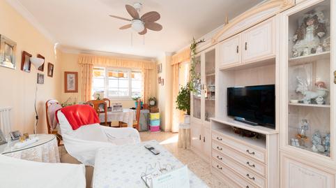 Foto 3 de Piso en venta en Calle Valdepeñas, 4, Viña Málaga, Vélez-Málaga