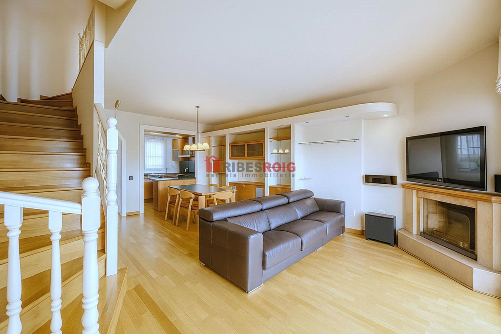 Sala d'estar de Casa adosada en venda en Sant Pere de Ribes amb Calefacció, Jardí privat i Terrassa