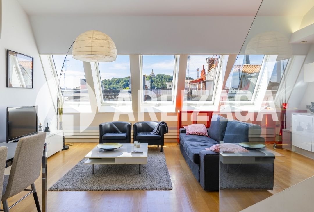 Living room of Flat for sale in Donostia - San Sebastián   with Air Conditioner and Heating