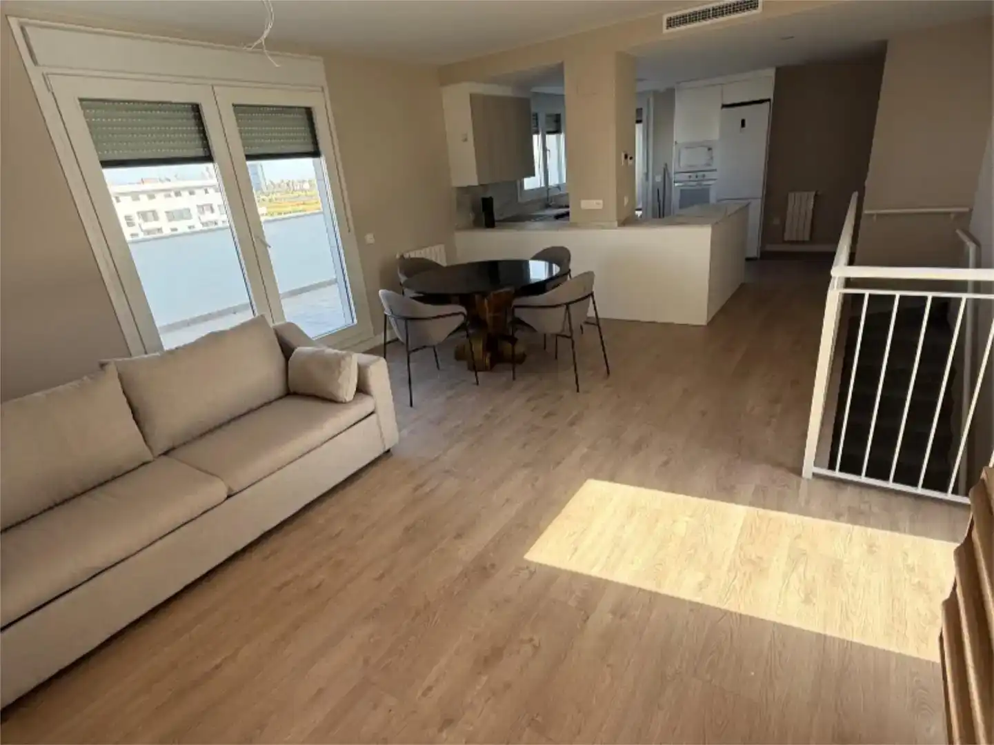 Wohnzimmer von Wohnung zur Miete in Avenida Elvas