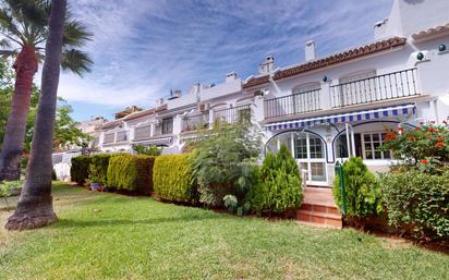 Jardí de Casa adosada en venda en Fuengirola amb Aire condicionat, Terrassa i Balcó