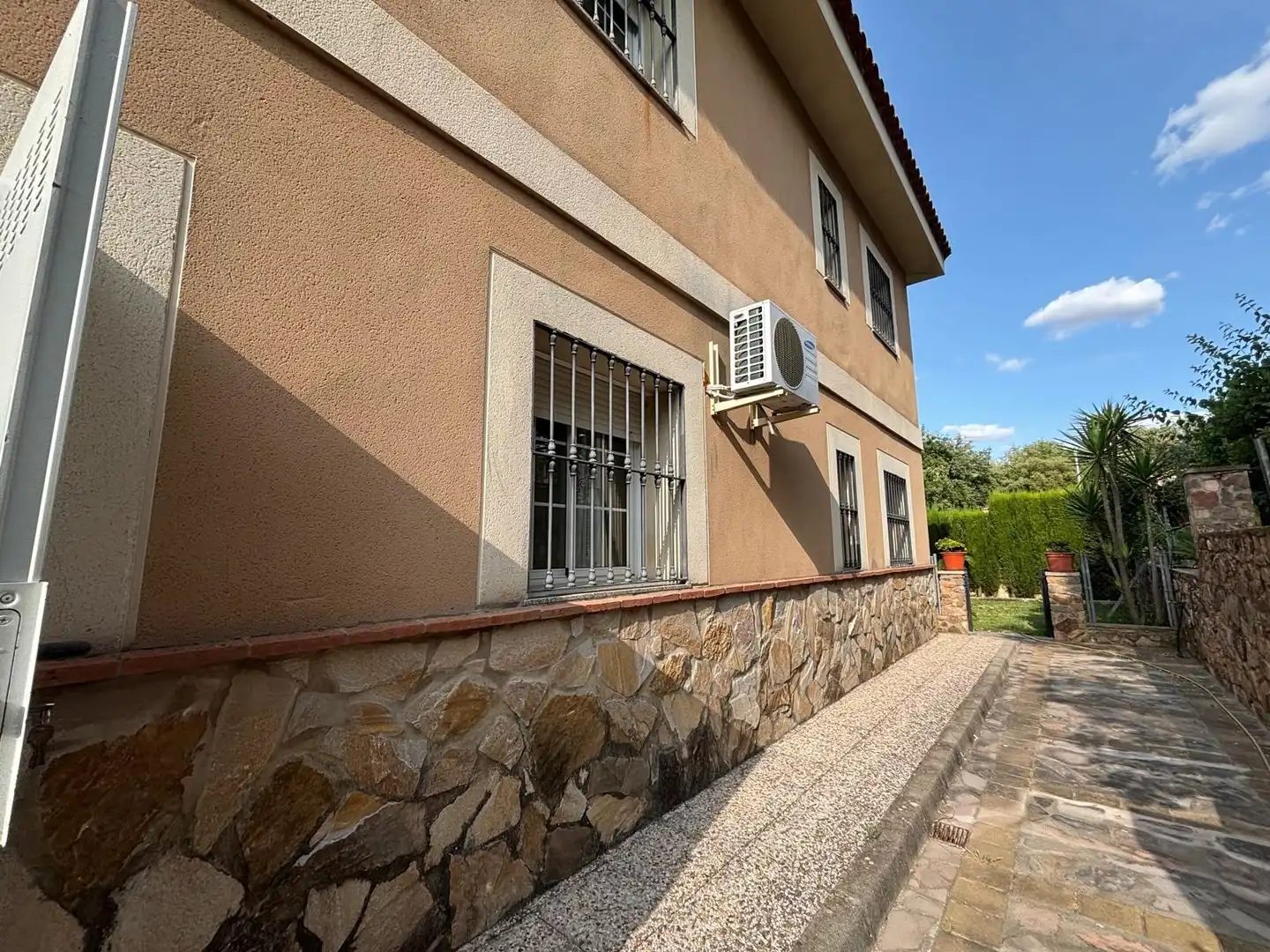 Exterior view of Houses for sale in Cáceres  with Air Conditioner, Heating and Private garden