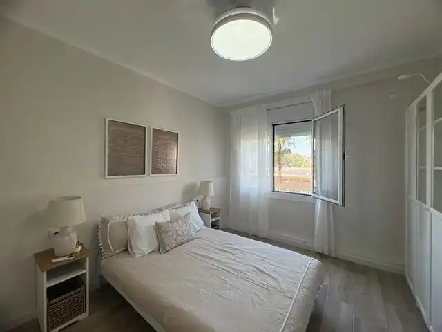 Bedroom of Flat for sale in Barcelona