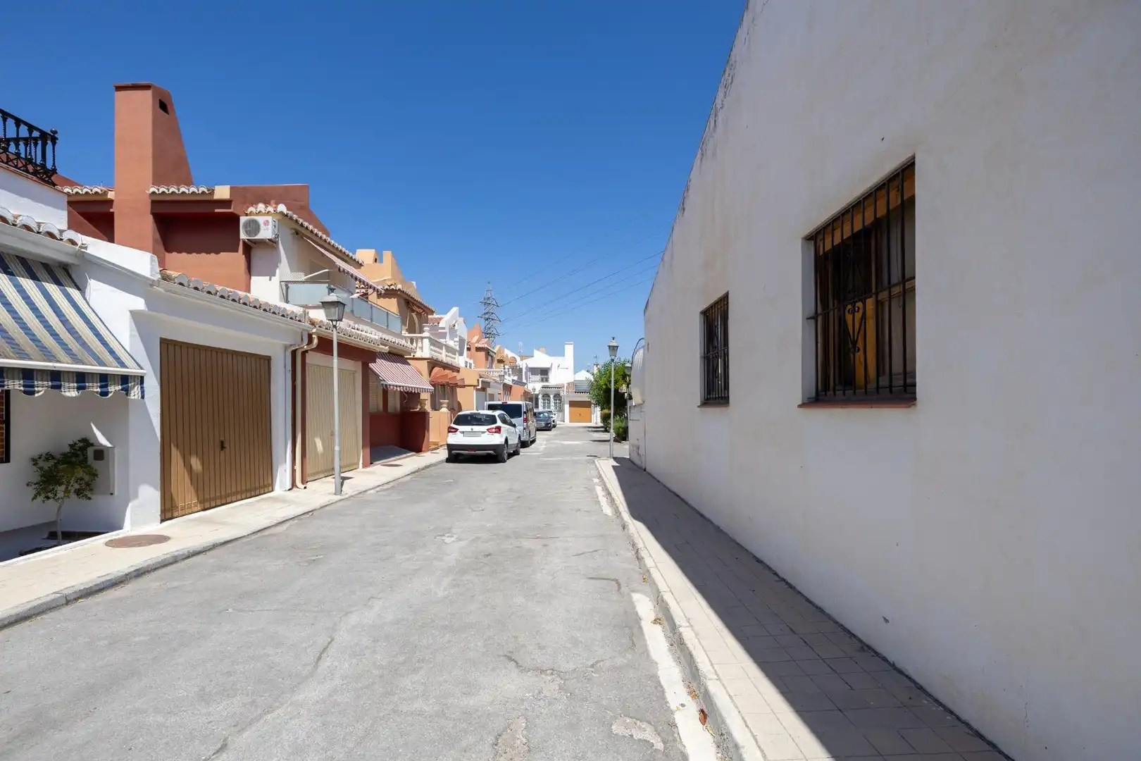Vista exterior de Casa adosada en venta en Granada con Calefacción, Jardín privado y Terraza