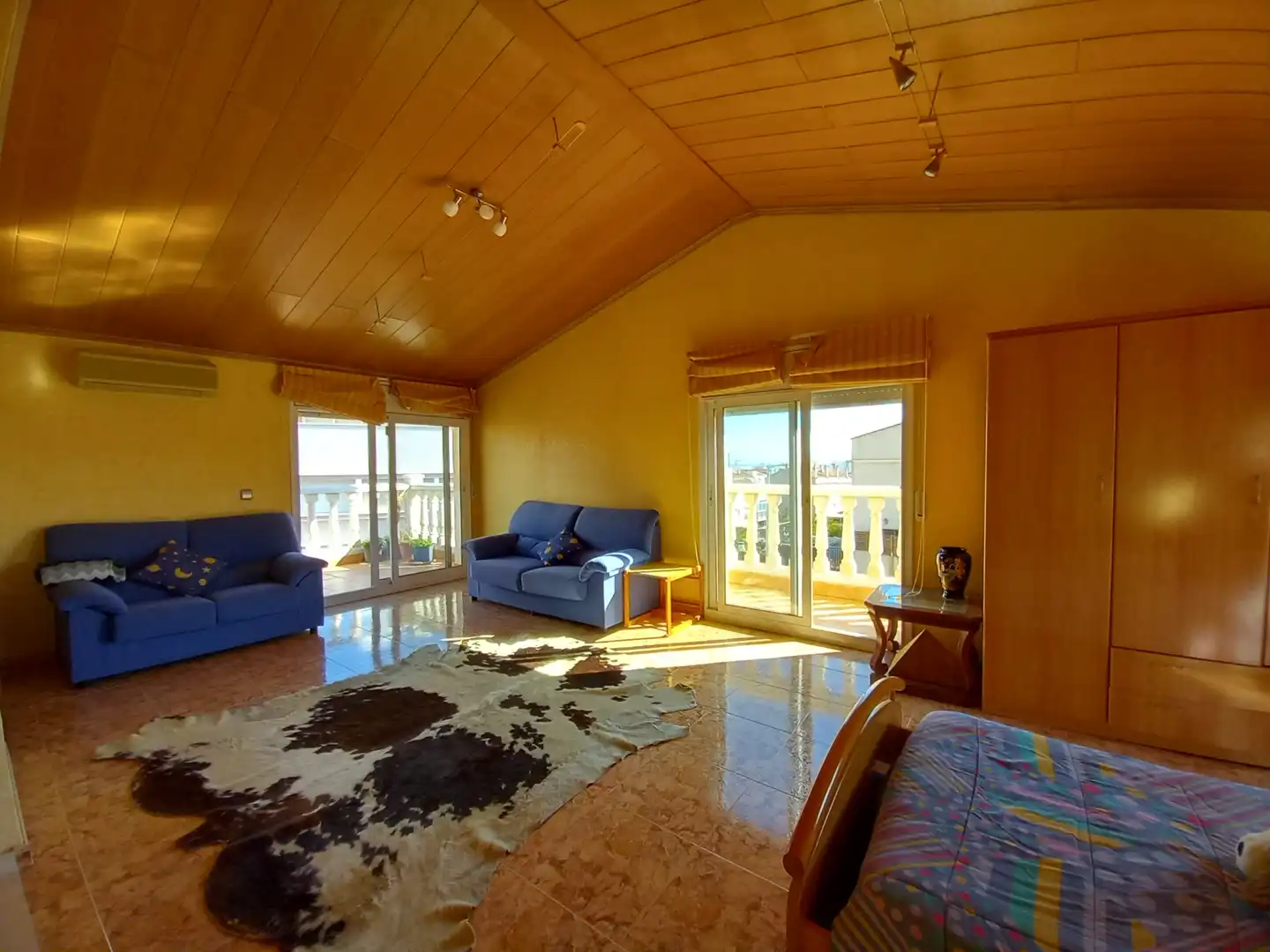 Sala d'estar de Casa o xalet en venda en Vilanova i la Geltrú amb Aire condicionat, Calefacció i Jardí privat