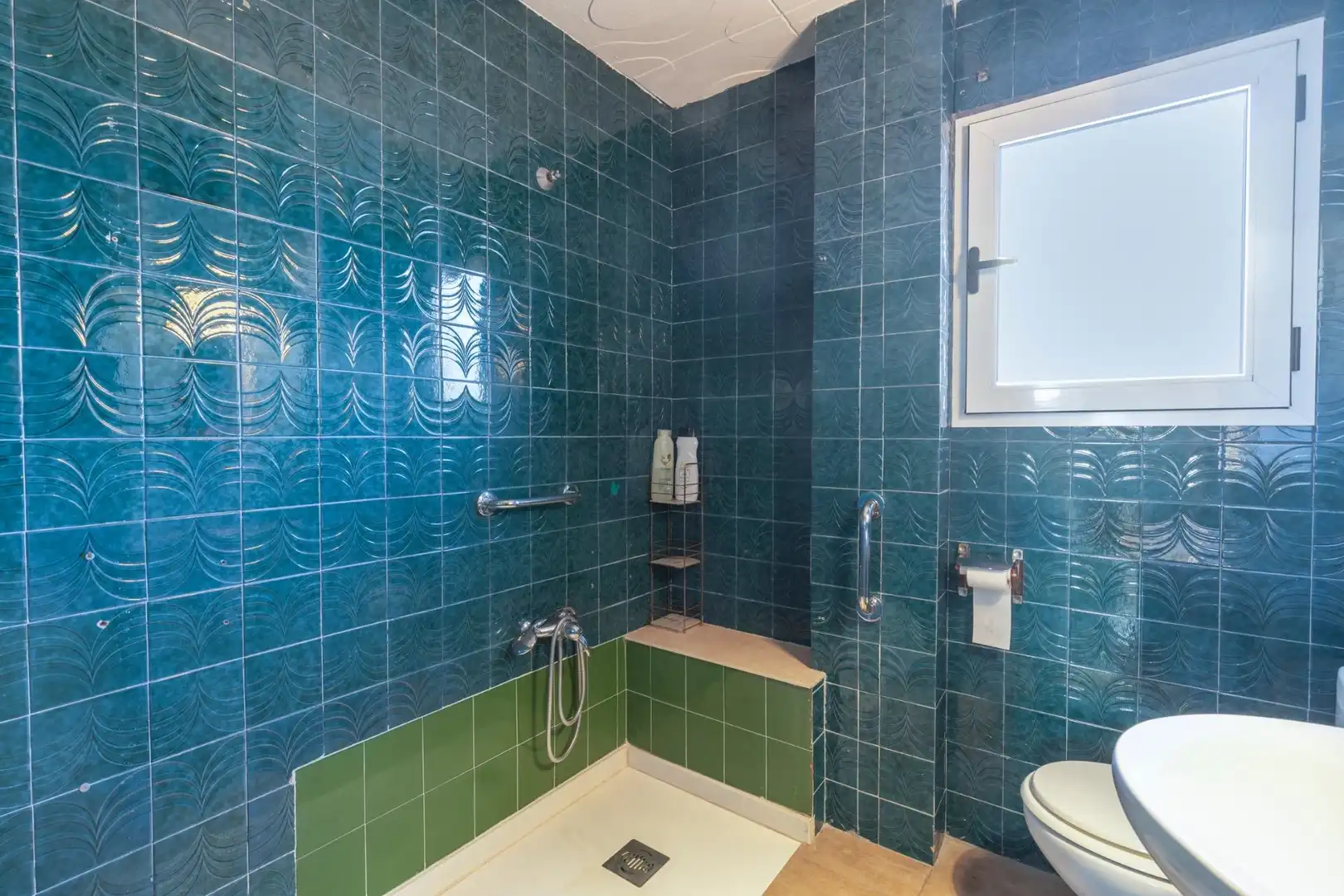 Bathroom of Houses for sale in Huétor Tájar  with Air Conditioner, Private garden and Terrace