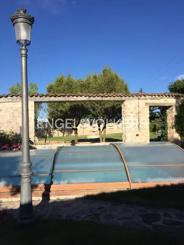 Casa o chalet en venta en Condado de Castilnovo con Aire acondicionado, Calefacción y Jardín privado