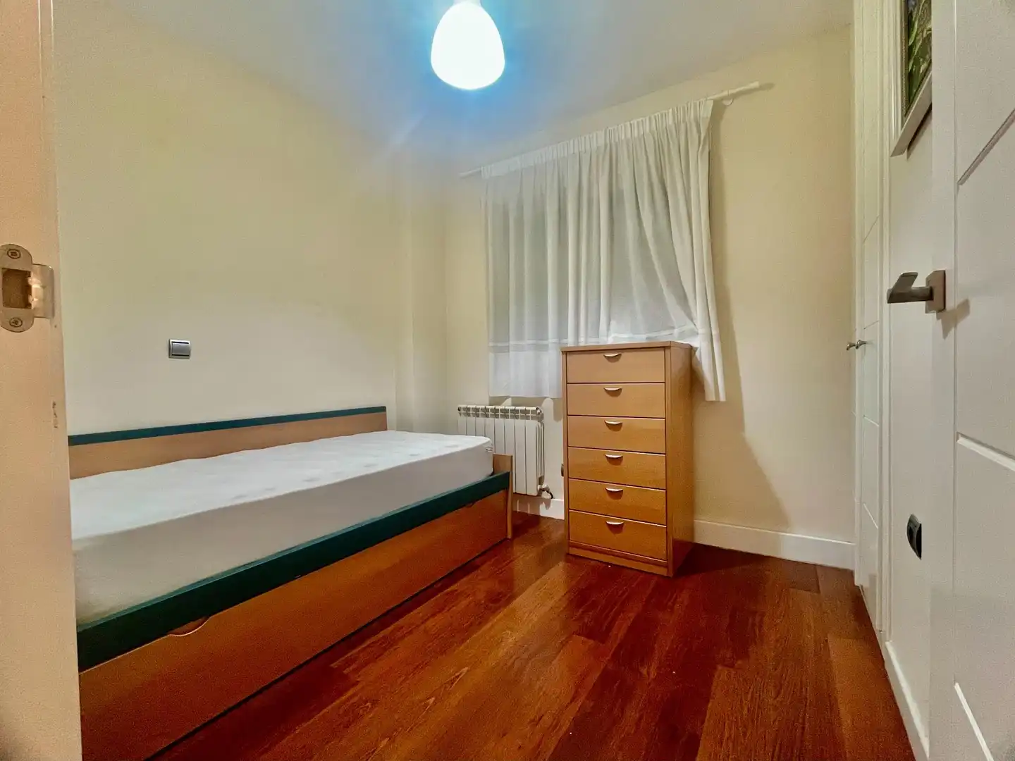 Bedroom of Flat for sale in Madrid  with Air Conditioner, Heating and Private garden