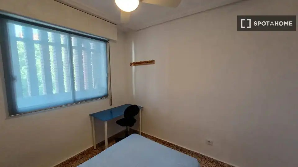 Bedroom of Flat for share in Murcia  with Air Conditioner, Heating and Furnished