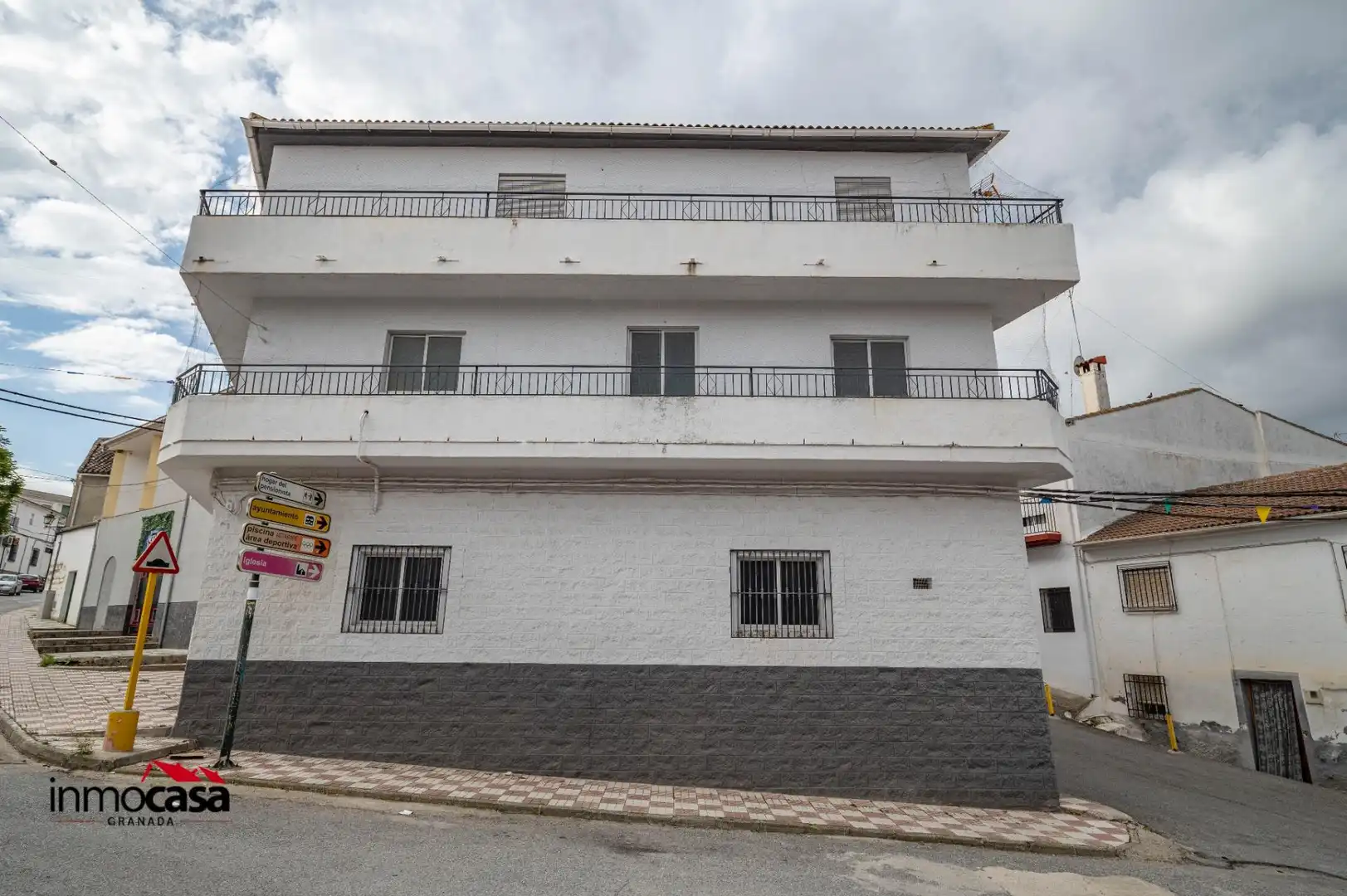 Vista exterior de Edificio en venta en Dehesas Viejas
