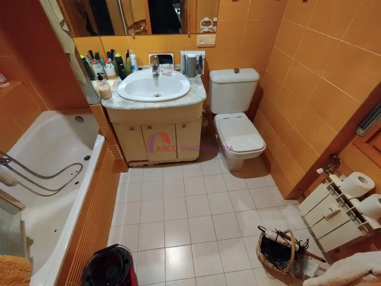 Bathroom of Flat for sale in Burgos  with Heating, Parquet flooring and Terrace