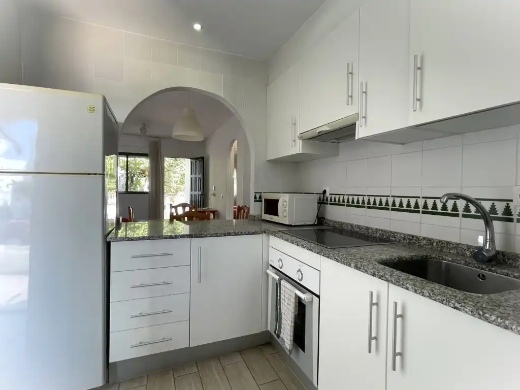 Cuina de Apartament en venda en Vera amb Jardí privat, Terrassa i Moblat