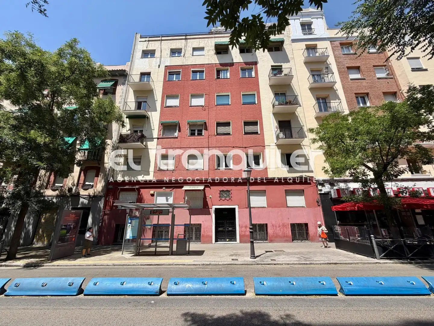 Vista exterior de Piso de alquiler en Madrid con Aire acondicionado, Amueblado y Lavadora