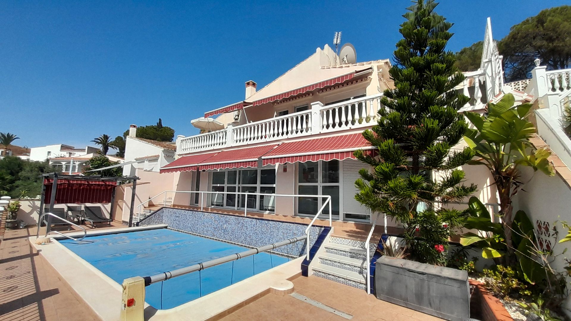 Exterior view of House or chalet for sale in Vélez-Málaga  with Air Conditioner, Heating and Terrace