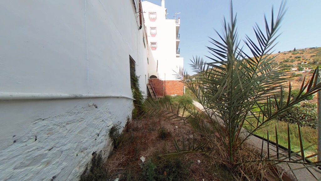 Country house for sale in Torrox