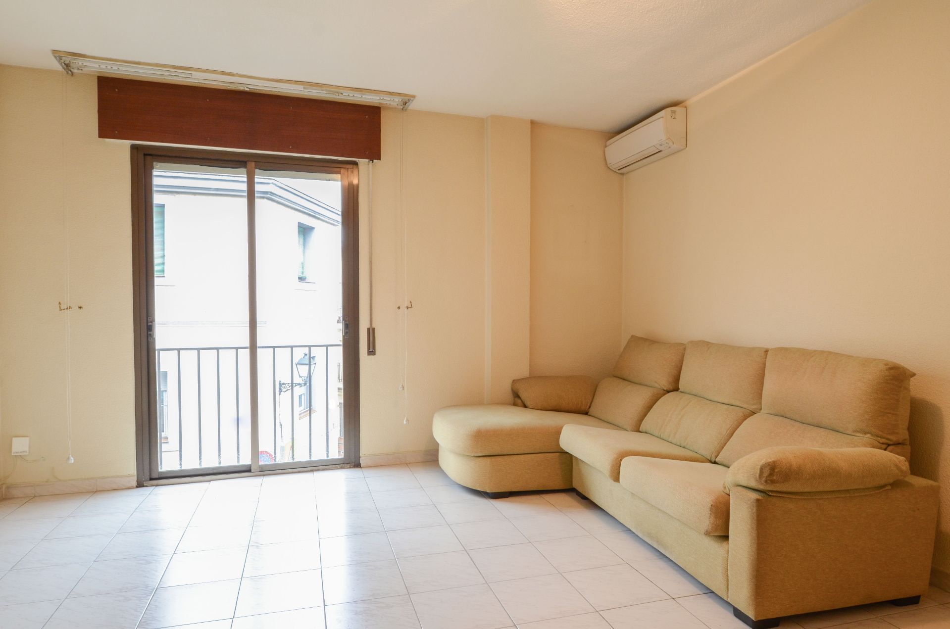 Living room of Flat for sale in  Madrid Capital  with Air Conditioner and Heating
