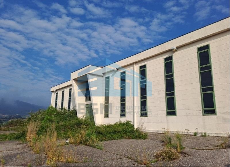 Außenansicht von Fabrikhallen zum verkauf in Redondela