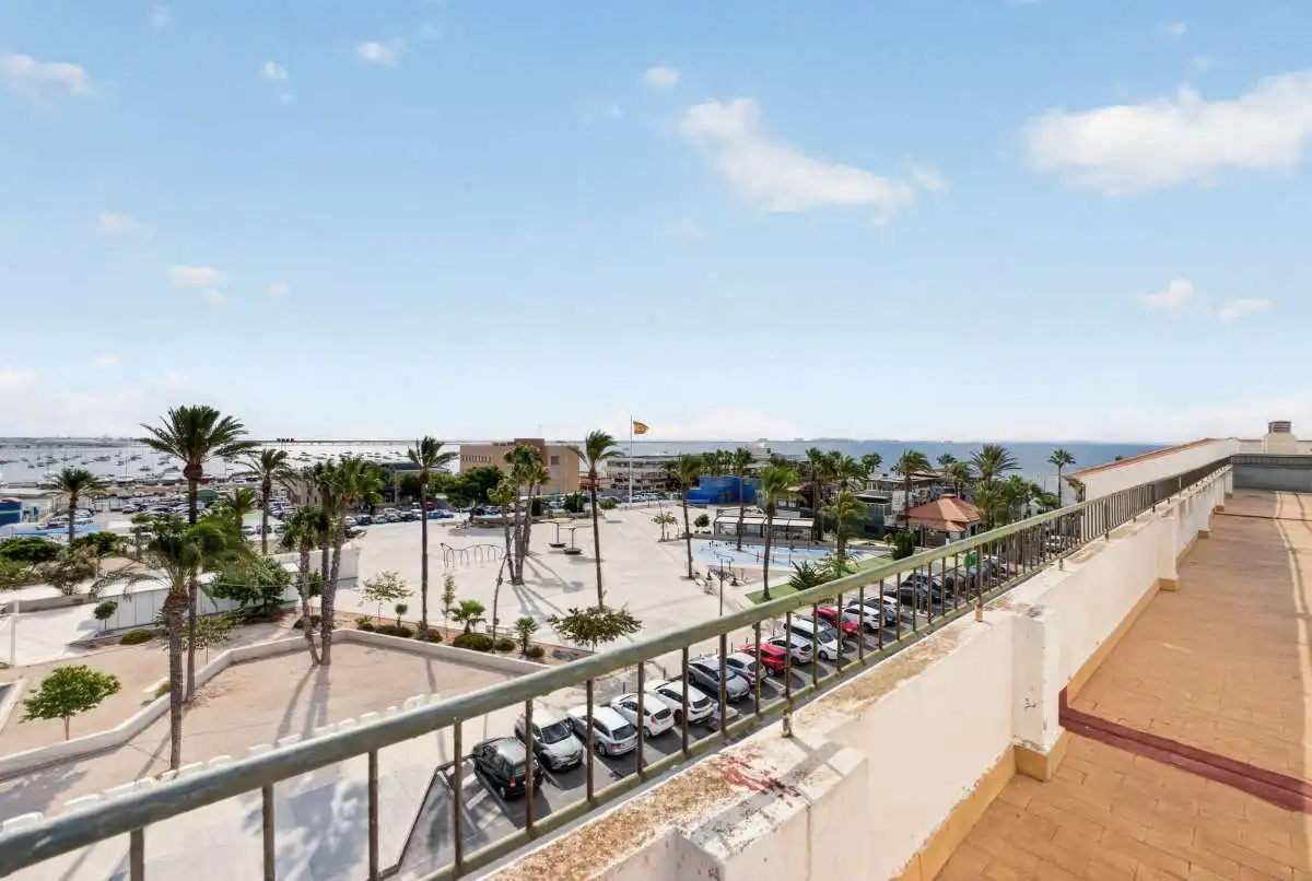 Vista exterior de Ático en venta en San Pedro del Pinatar con Terraza, Trastero y Amueblado