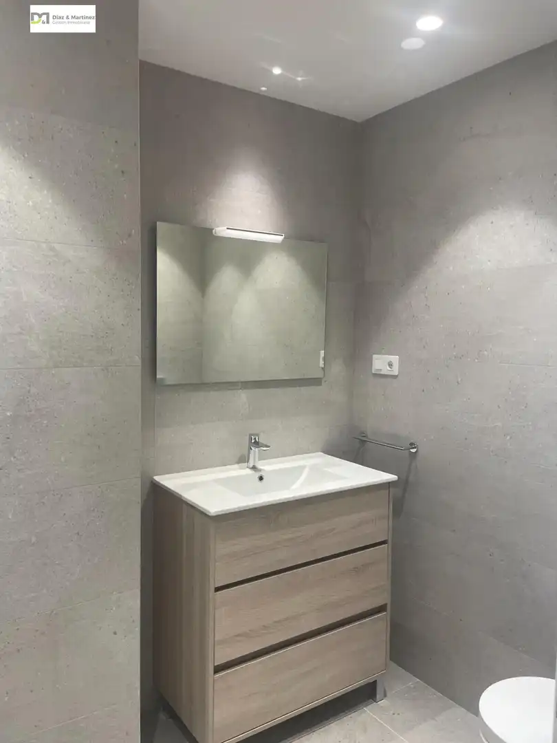 Bathroom of Flat for rent in León Capital   with Heating, Parquet flooring and Terrace