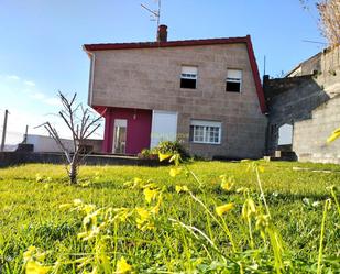 Vista exterior de Casa o xalet en venda en Vigo  amb Calefacció, Jardí privat i Terrassa