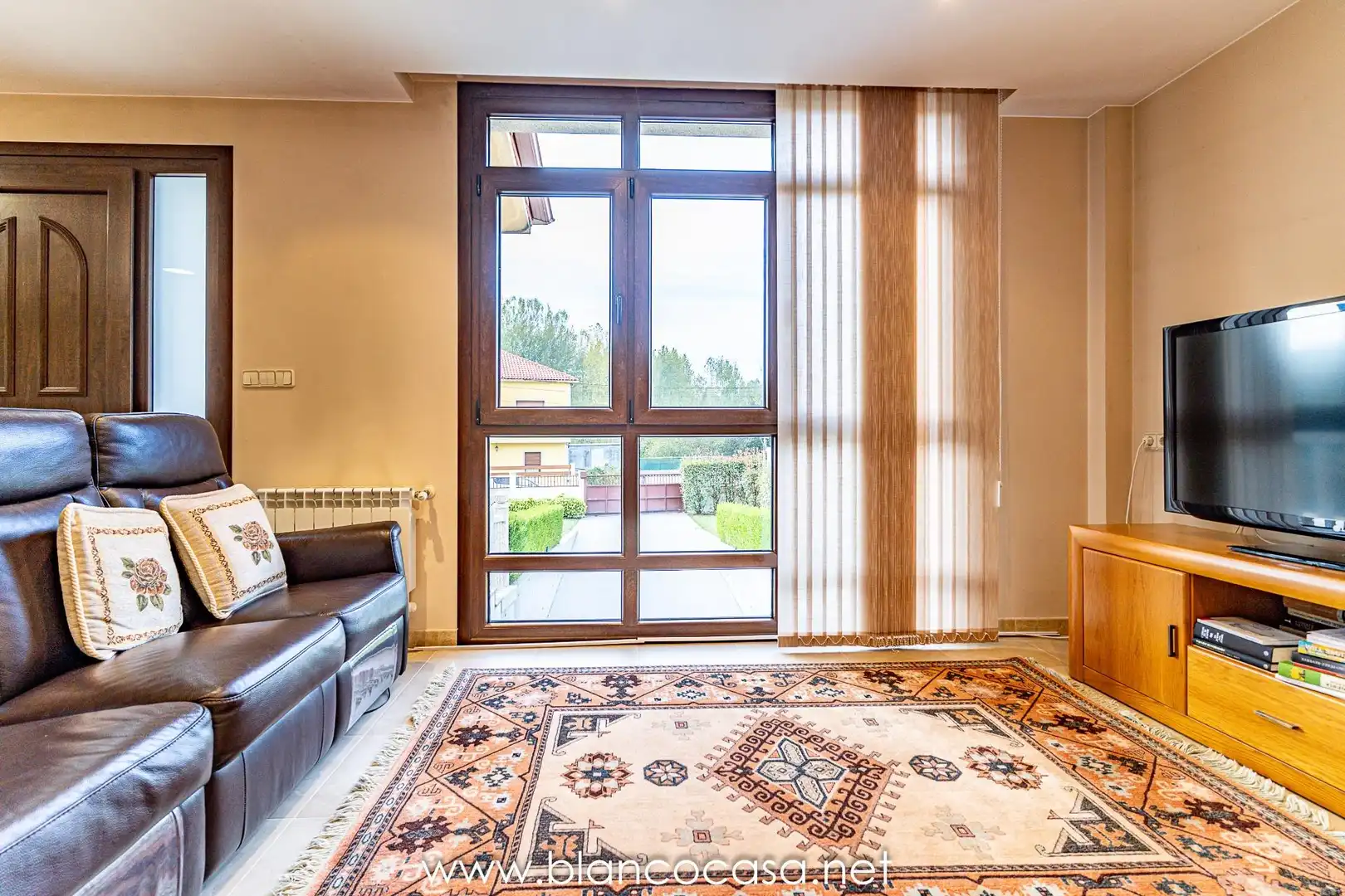 Sala de estar de Casa o chalet en venta en Carballo con Calefacción, Trastero y Amueblado