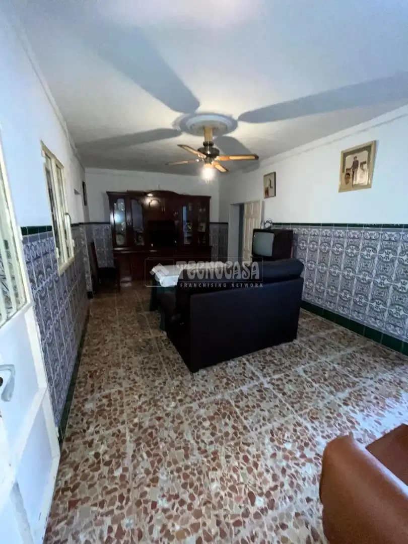 Sala d'estar de Casa o xalet en venda en Marchena