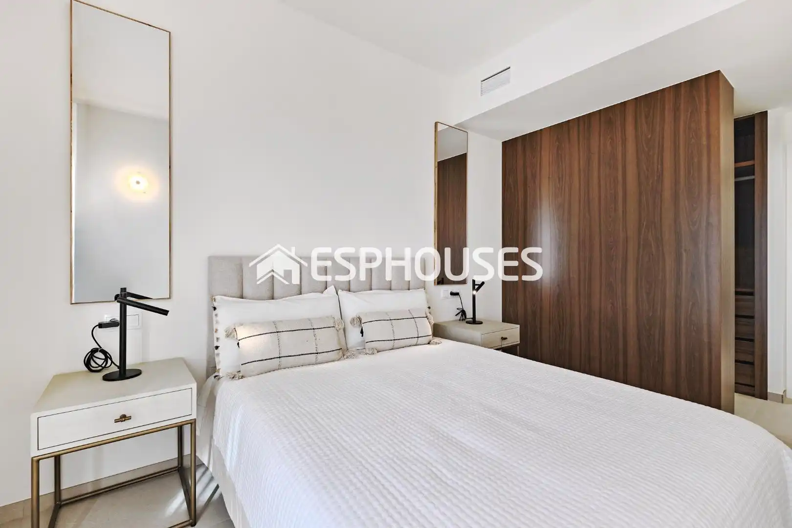 Habitación de Ático en venta en Torrevieja con Aire acondicionado, Terraza y Amueblado