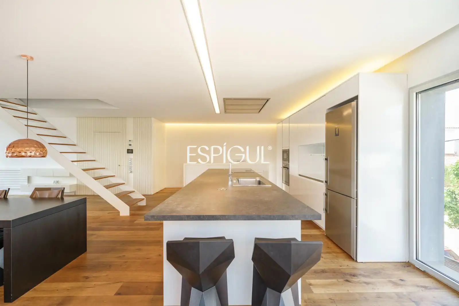 Küche von Maisonette zum Verkauf in Tiana mit Klimaanlage, Heizung und Parkett