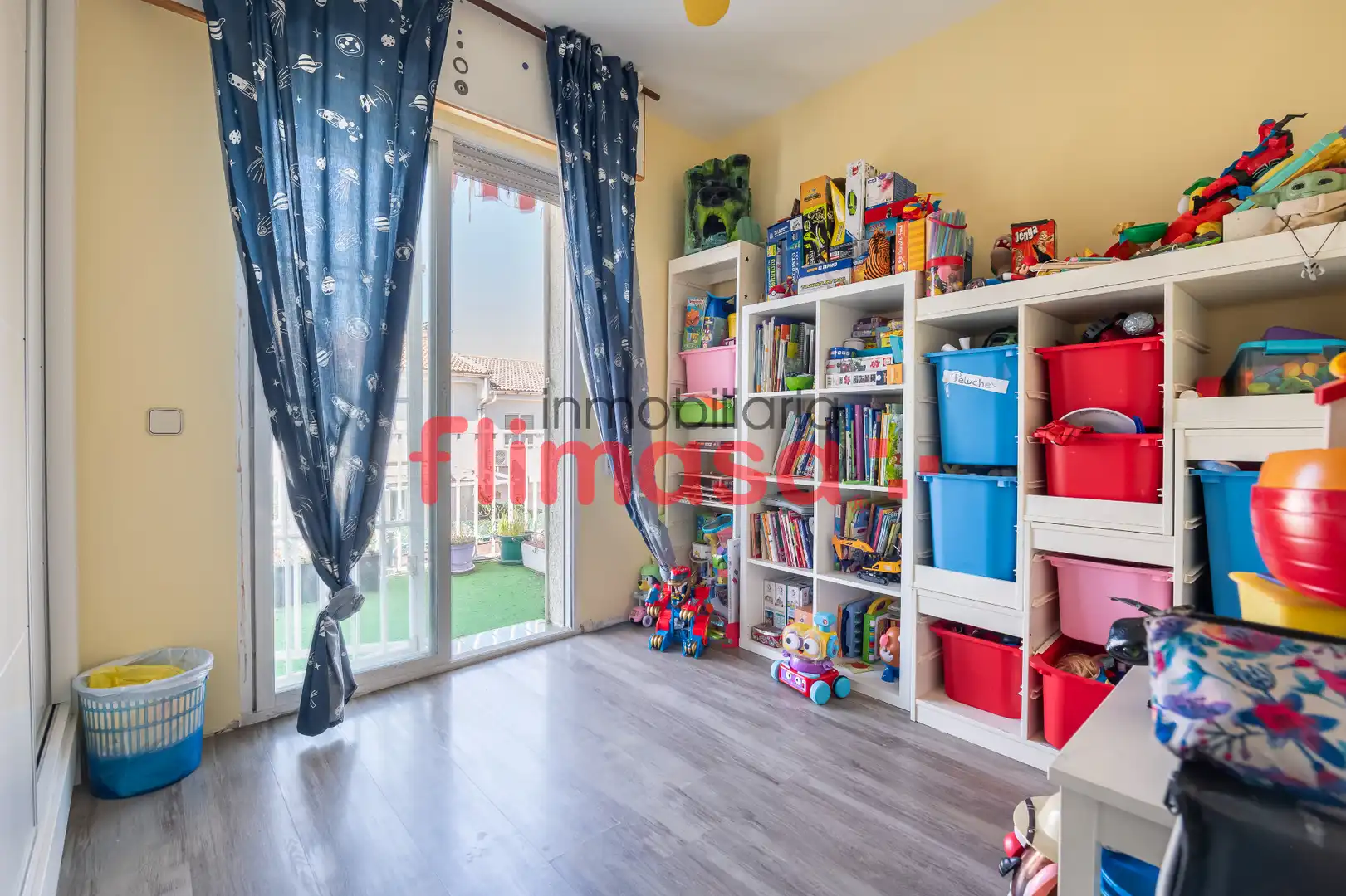 Habitación de Casa adosada en venta en Villaviciosa de Odón con Aire acondicionado, Calefacción y Jardín privado