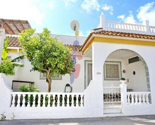 Exterior view of Single-family semi-detached for sale in Guardamar del Segura  with Air Conditioner, Private garden and Terrace