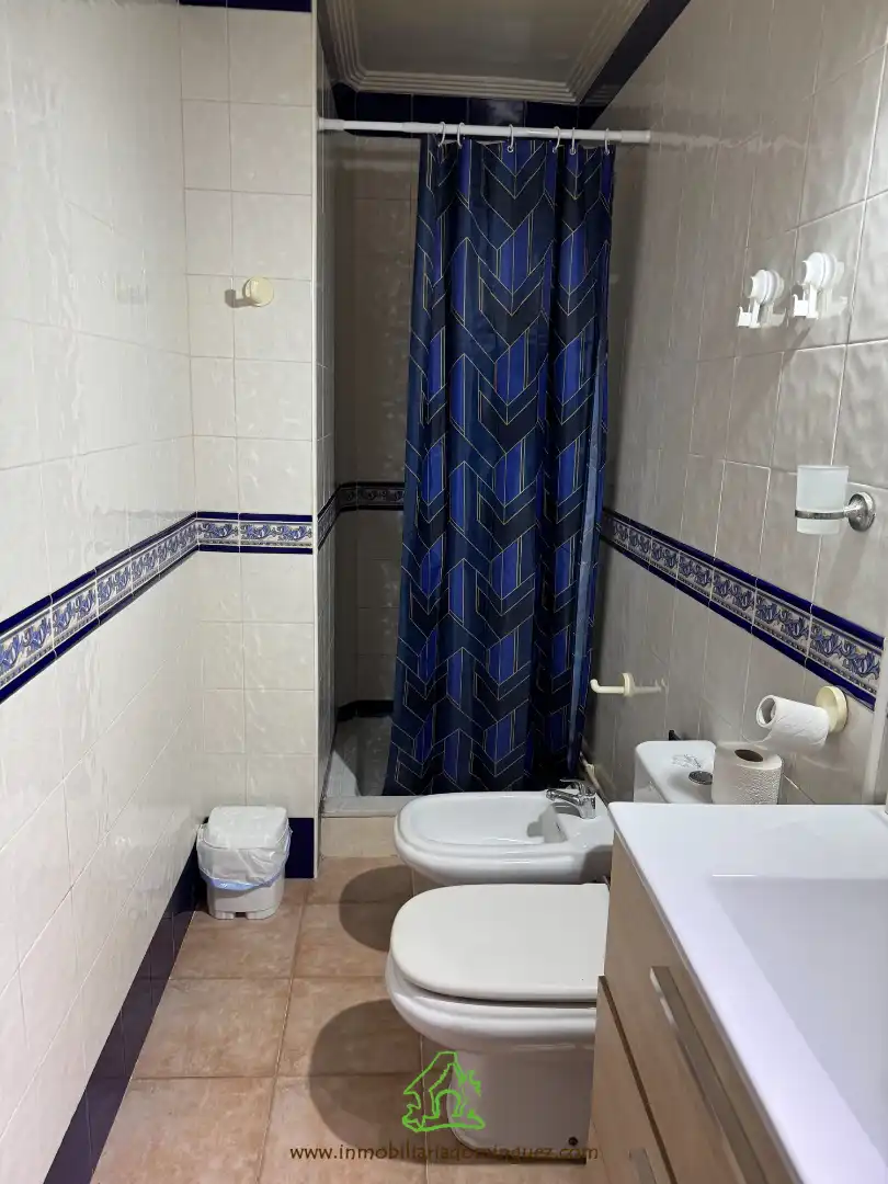 Badezimmer von Wohnung zur Miete in Murcia mit Möbliert, Ofen und Waschmaschine