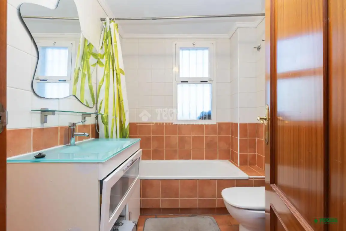 Baño de Piso en venta en Almería con Aire acondicionado