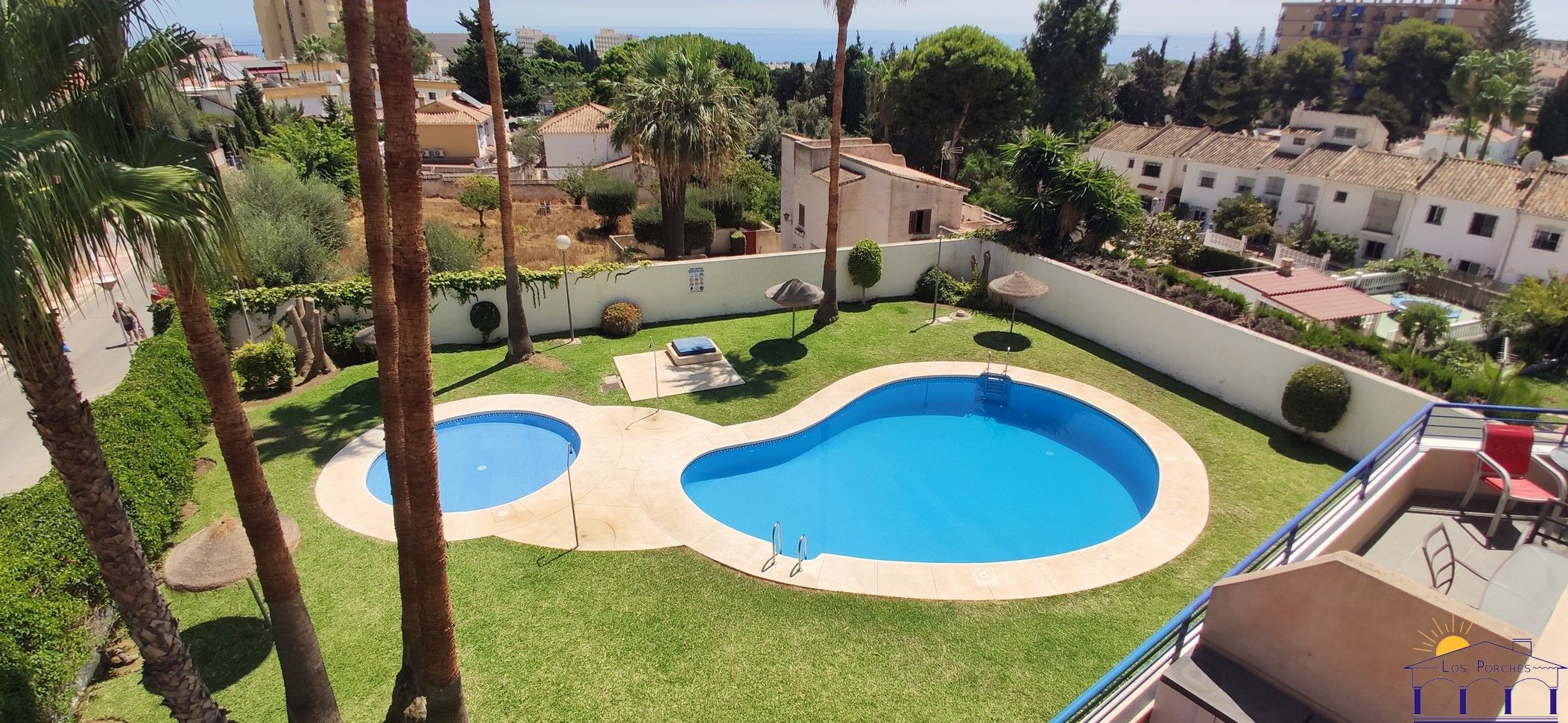 Piscina de Apartament en venda en Torremolinos amb Aire condicionat, Calefacció i Terrassa